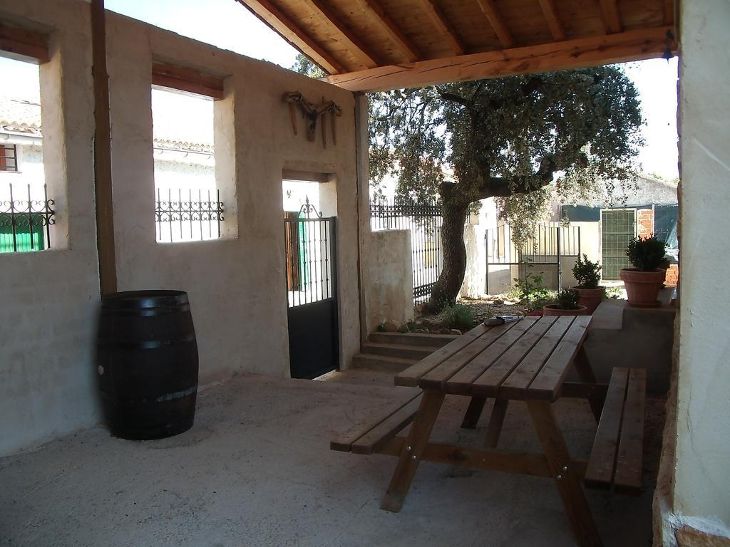 La Casa Del Cartero Pablo Guest House Saldana de Ayllon Exterior foto