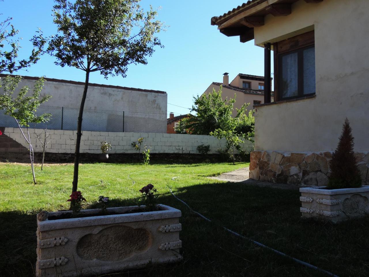 La Casa Del Cartero Pablo Guest House Saldana de Ayllon Exterior foto