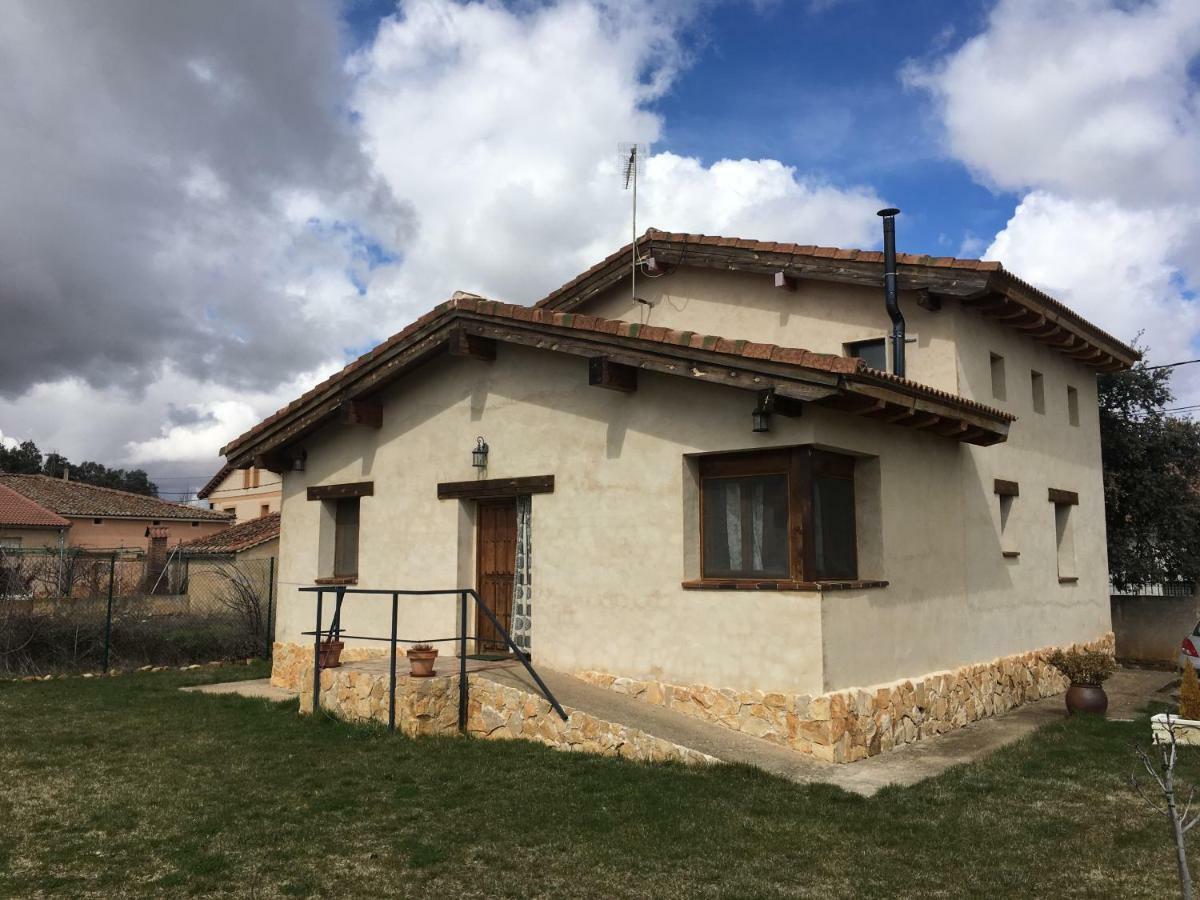 La Casa Del Cartero Pablo Guest House Saldana de Ayllon Exterior foto